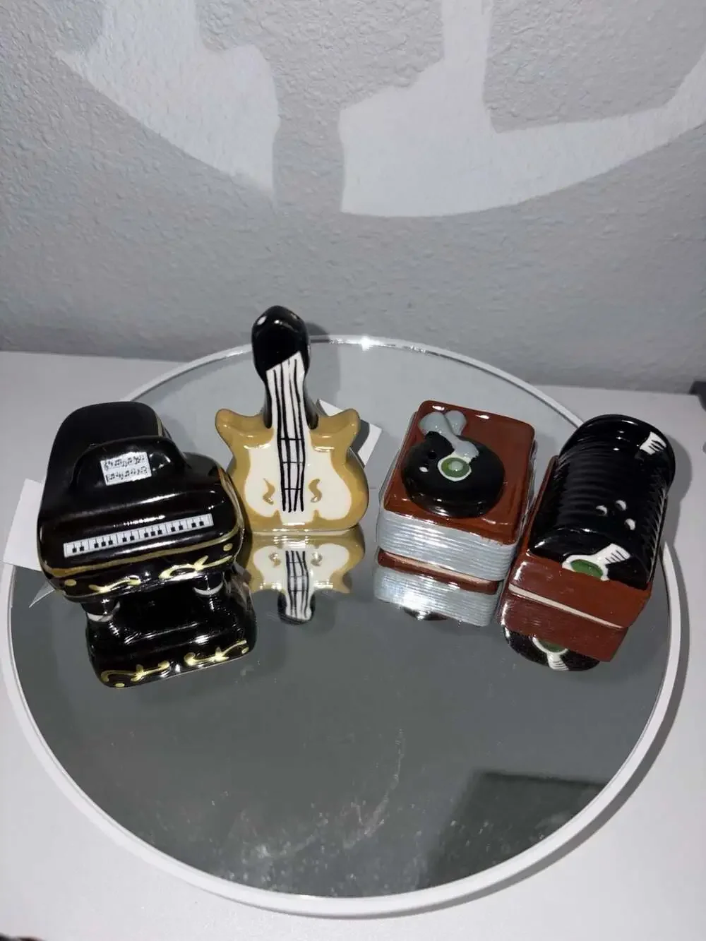 Cracker Barrel Musical Instruments Mini Salt & Pepper Shakers Set